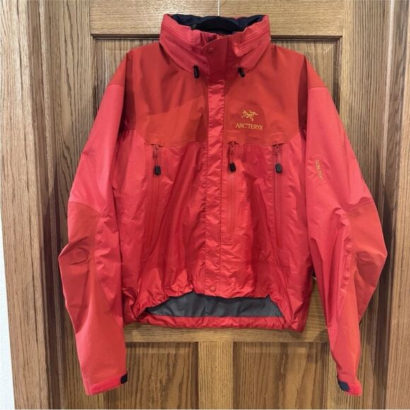 Arc’teryx Theta LT Jacket – Vintage 1998 Molten & Gold Made in CanadaLarge